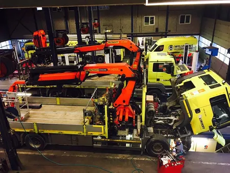 in de garage